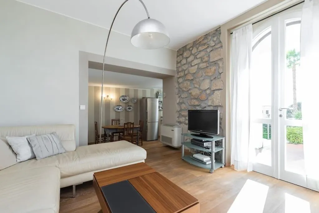 Villa Rocky - Luxury 3Br Apt In Liberty Villa.Pool,Garden,Wifi Roquebrune-Cap-Martin 0*,  France